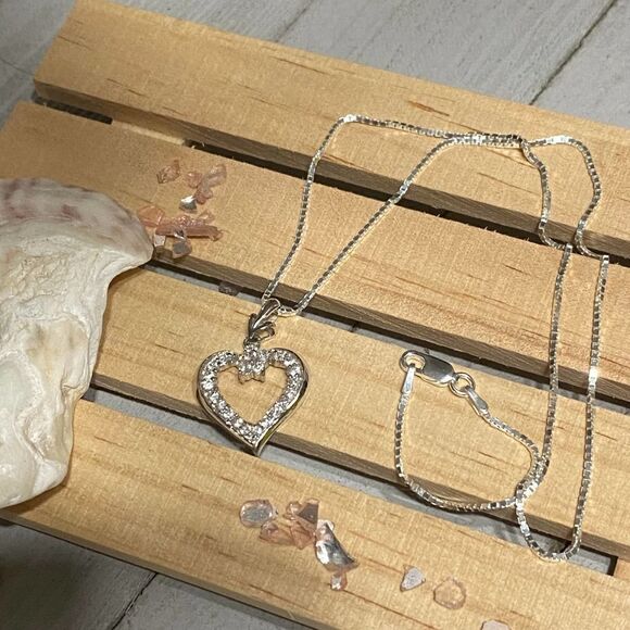 Sterling Silver CZ Heart Necklace Box Chain - Picture 3 of 7